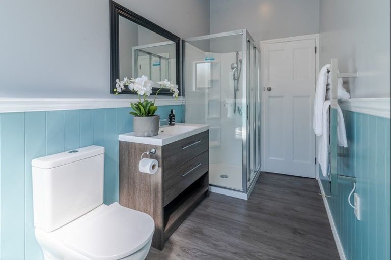 Photo of property in 128 Somerfield Street, Somerfield, Christchurch, 8024