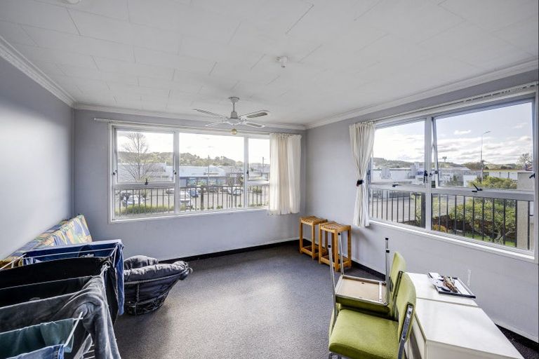 Photo of property in 2/8 Lee Road, Taradale, Napier, 4112