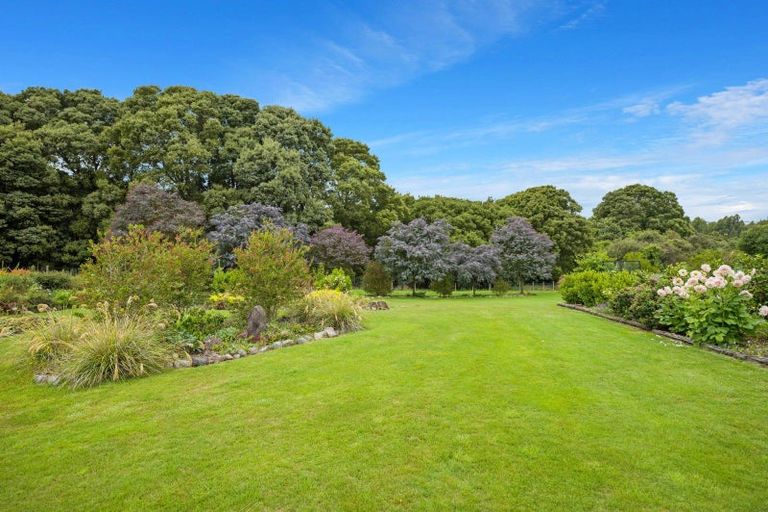 Photo of property in 26 Lacebark Drive, Kinloch, Taupo, 3377
