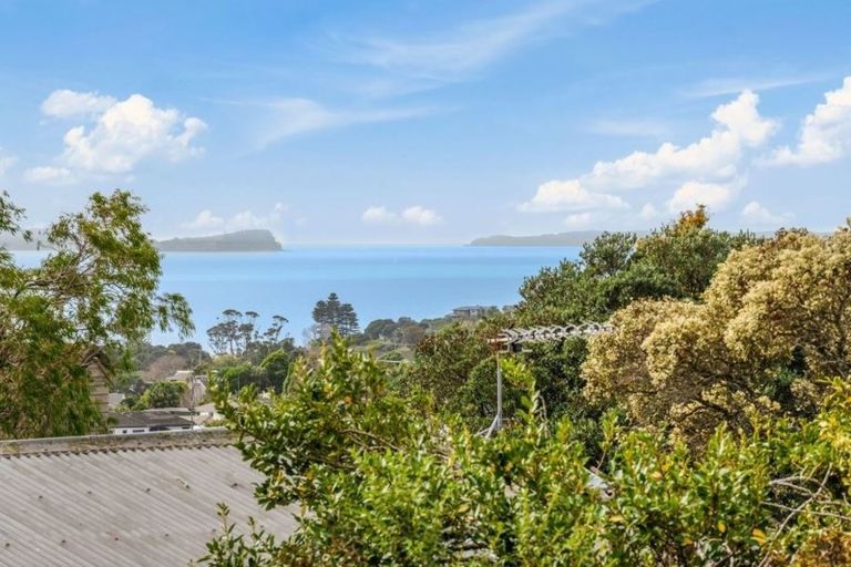 Photo of property in 2/30 Summit Drive, Torbay, Auckland, 0630