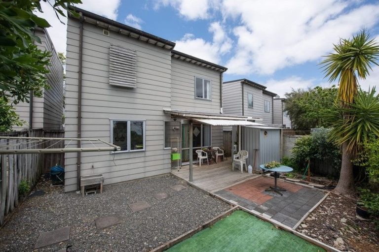Photo of property in 20 Albionvale Road, Glen Eden, Auckland, 0602