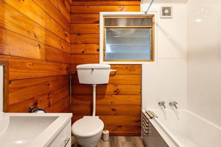 Photo of property in 15 Root Street, Gisborne, 4010