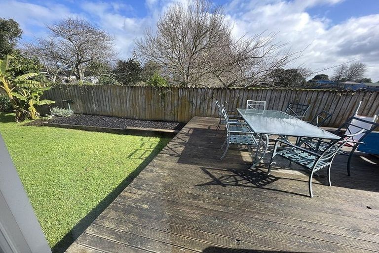 Photo of property in 54 Montilla Place, Manurewa, Auckland, 2102