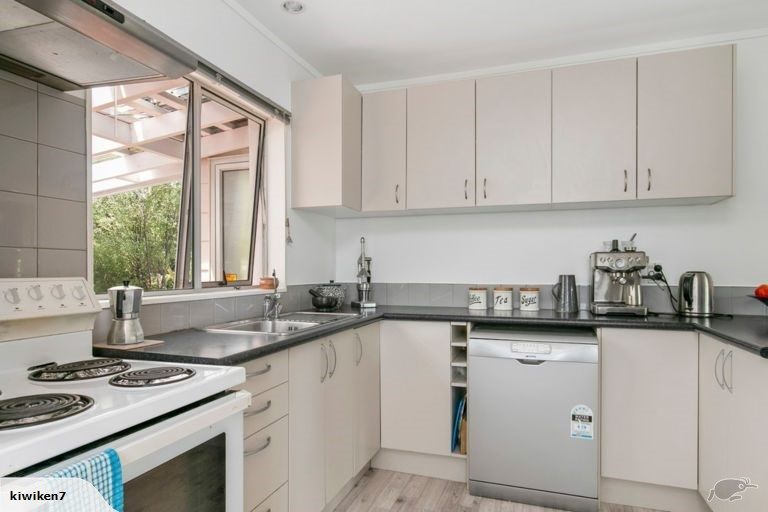 Photo of property in 1/8 Wattle Road, Sunnyvale, Auckland, 0612