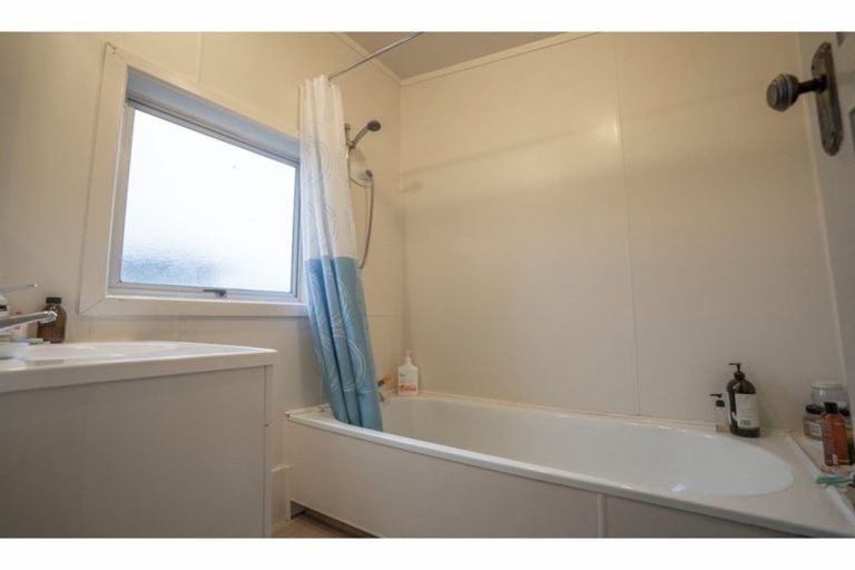 Photo of property in 128 Avon Road, Clifton, Invercargill, 9812