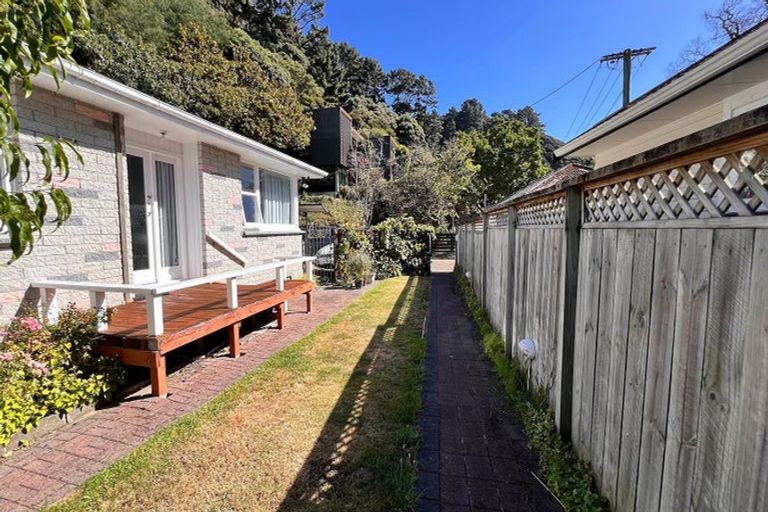 Photo of property in 2/26 Tawa Street, Eastbourne, Lower Hutt, 5013