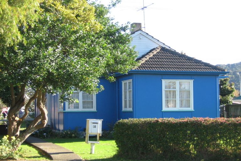 Photo of property in 18 Watkins Grove, Taita, Lower Hutt, 5011