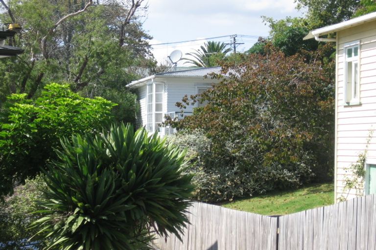 Photo of property in 13a Nikau Street, New Lynn, Auckland, 0600