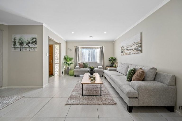 Photo of property in 17 Flora Place, Wattle Downs, Auckland, 2103