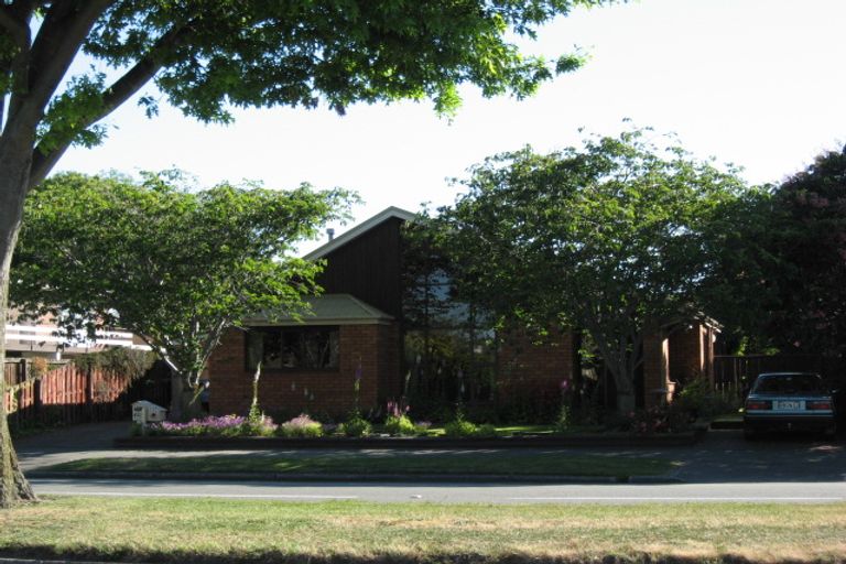 Photo of property in 429 Memorial Avenue, Burnside, Christchurch, 8053