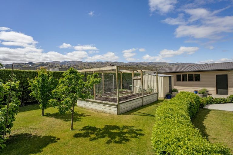 Photo of property in 32 Missy Crescent, Mount Pisa, Cromwell, 9383