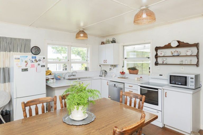 Photo of property in 1344 Back Ormond Road, Ormond, Gisborne, 4071