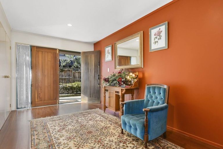 Photo of property in 35 Trotting Terrace, Fairview Heights, Auckland, 0632