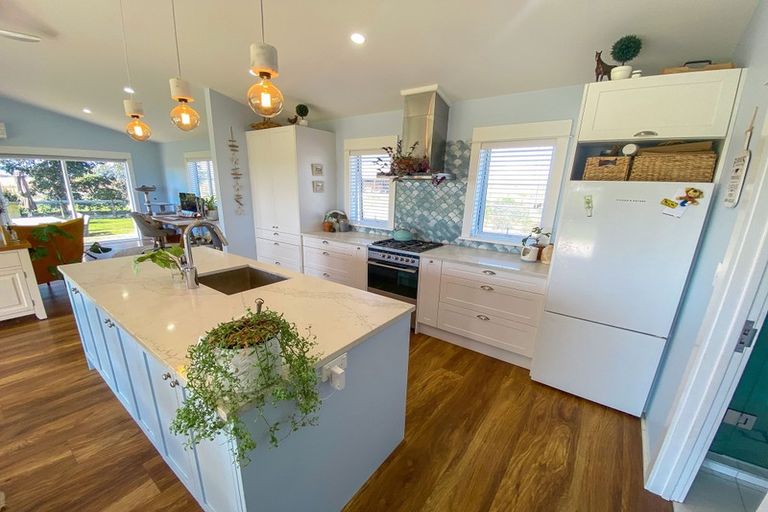 Photo of property in 35 Sears Road, Meeanee, Napier, 4183