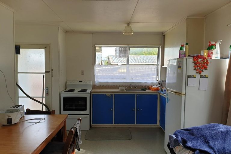 Photo of property in 289b Wellington Road, Wainuiomata, Lower Hutt, 5014