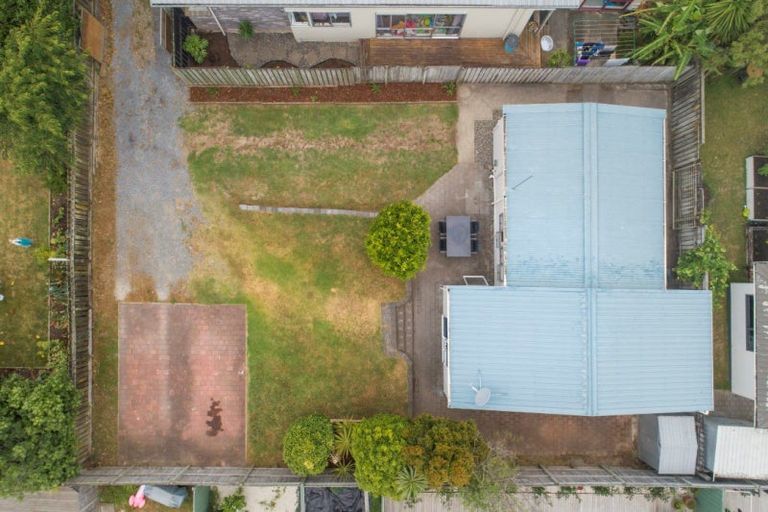 Photo of property in 1208b Papamoa Beach Road, Papamoa Beach, Papamoa, 3118