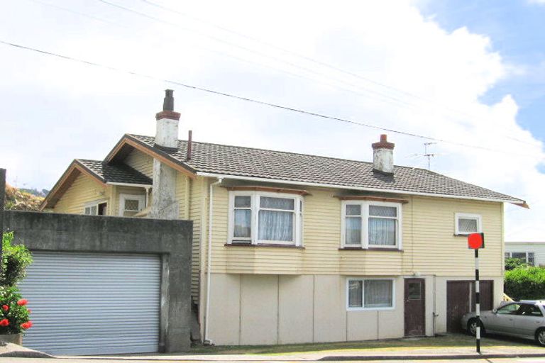 Photo of property in 134 The Ridgeway, Mornington, Wellington, 6021