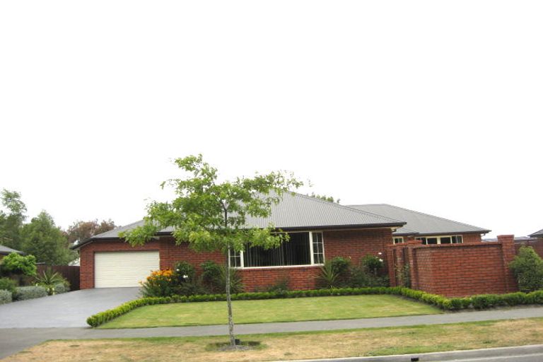 Photo of property in 96 Rothesay Road, Parklands, Christchurch, 8083
