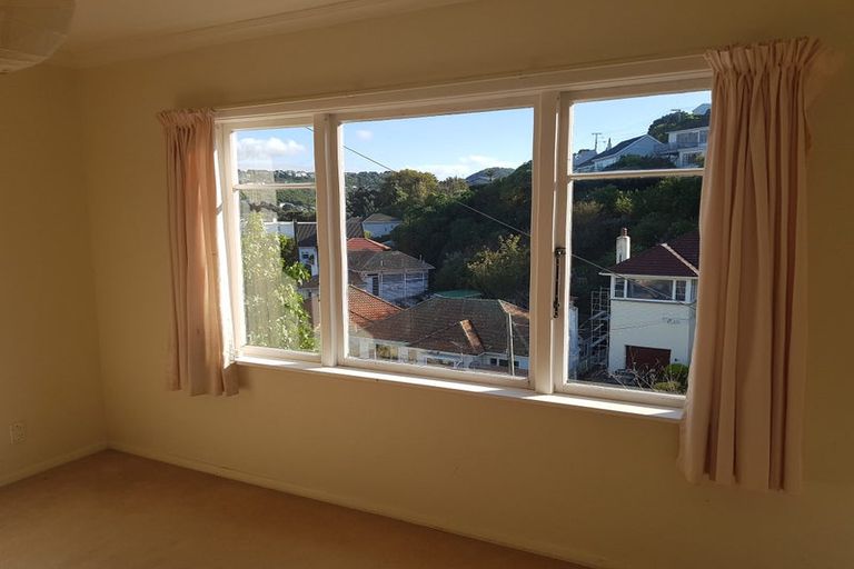 Photo of property in 20 Ashleigh Crescent, Miramar, Wellington, 6022