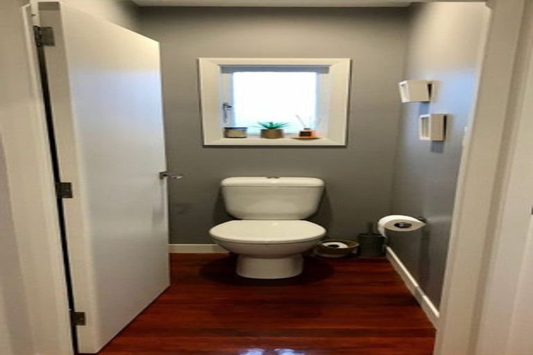 Photo of property in 5 Fitzroy Road, Fitzroy, New Plymouth, 4312