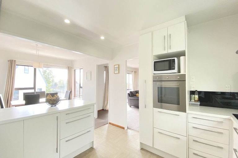 Photo of property in 176 Sturges Road, Henderson, Auckland, 0612