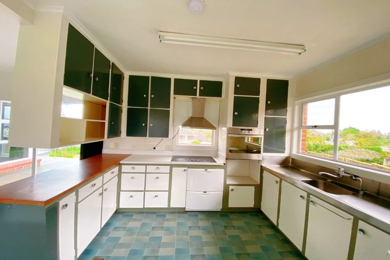 Photo of property in 37 Hillcrest Road, Hillcrest, Hamilton, 3216