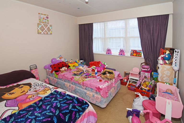 Photo of property in 24 Fergusson Street, Solway, Masterton, 5810