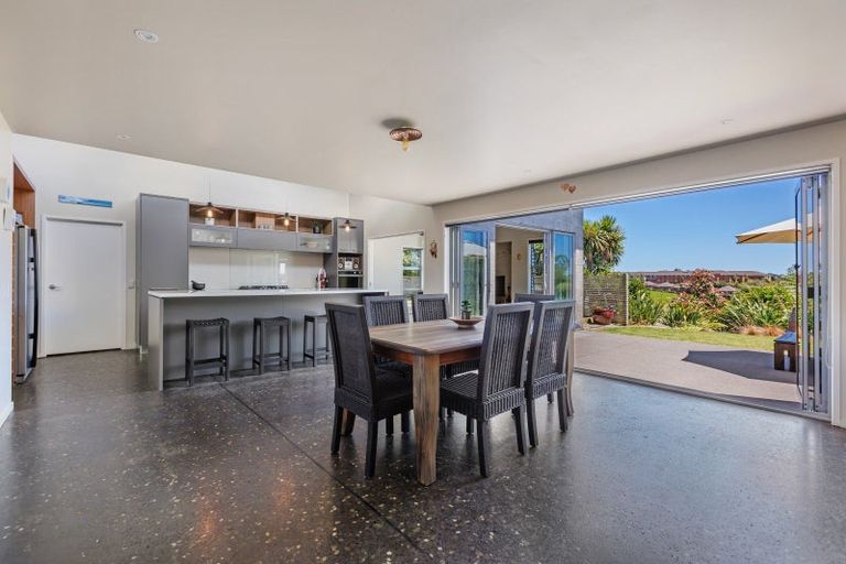 Photo of property in 61 Karamea Street, Whalers Gate, New Plymouth, 4310