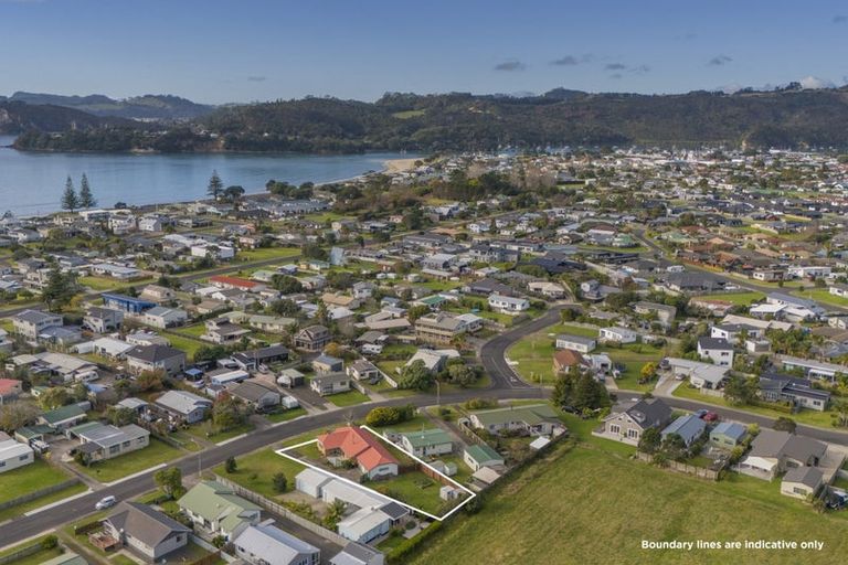 Photo of property in 16 Meadow Drive, Whitianga, 3510