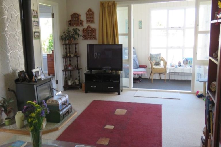 Photo of property in 15 Ferry Street, Foxton Beach, Foxton, 4815