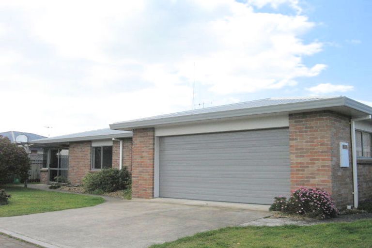 Photo of property in 82 Evans Road, Papamoa Beach, Papamoa, 3118