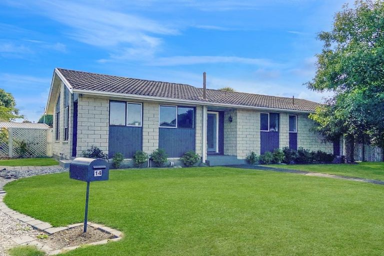 Photo of property in 14 Mckellar Place, Hornby, Christchurch, 8042