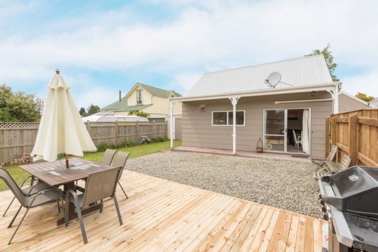 Photo of property in 10b Windlesham Place, Wakefield, 7025