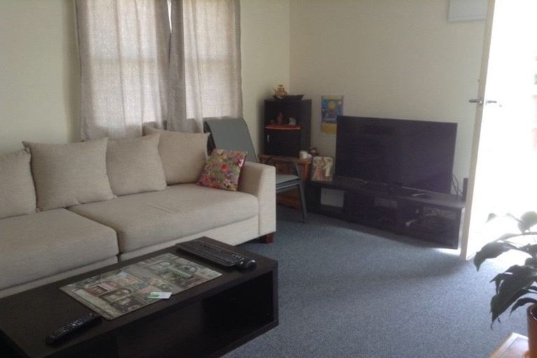 Photo of property in 82a Kelman Road, Kelston, Auckland, 0602