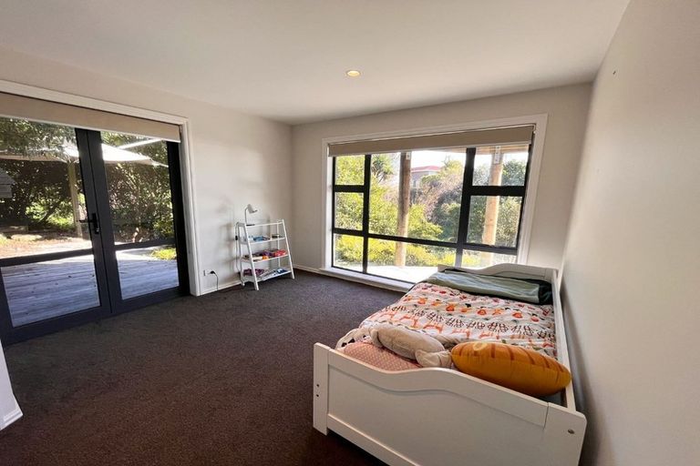 Photo of property in 5 Luxton Place, Mount Pleasant, Christchurch, 8081