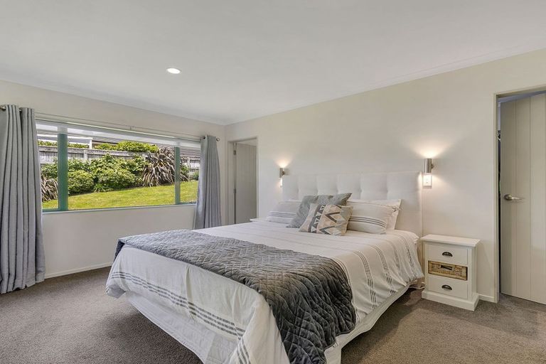 Photo of property in 71 Te Puia Drive, Aotea, Porirua, 5024