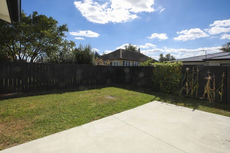Photo of property in 2/17 Walter Street, Fairfield, Hamilton, 3214