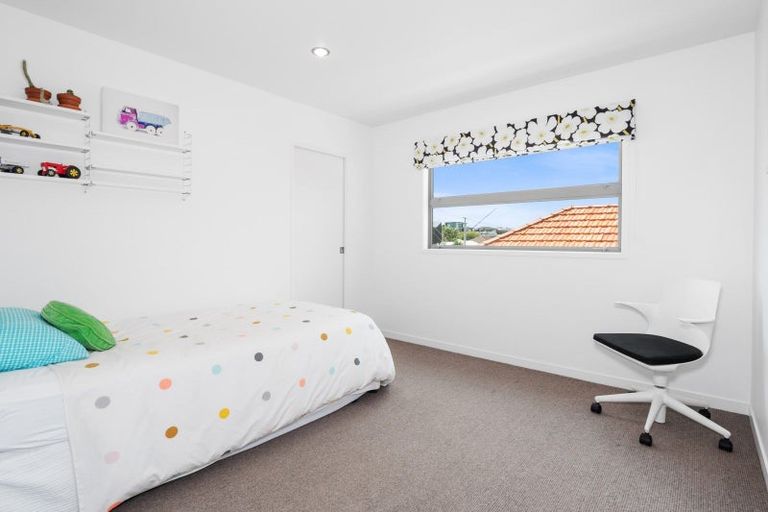 Photo of property in 58a Pitau Road, Mount Maunganui, 3116