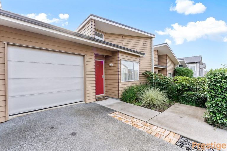 Photo of property in 30 Station Street, Hobsonville, Auckland, 0618