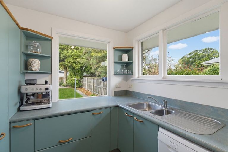 Photo of property in 16 Colesbury Street, Bishopdale, Christchurch, 8053