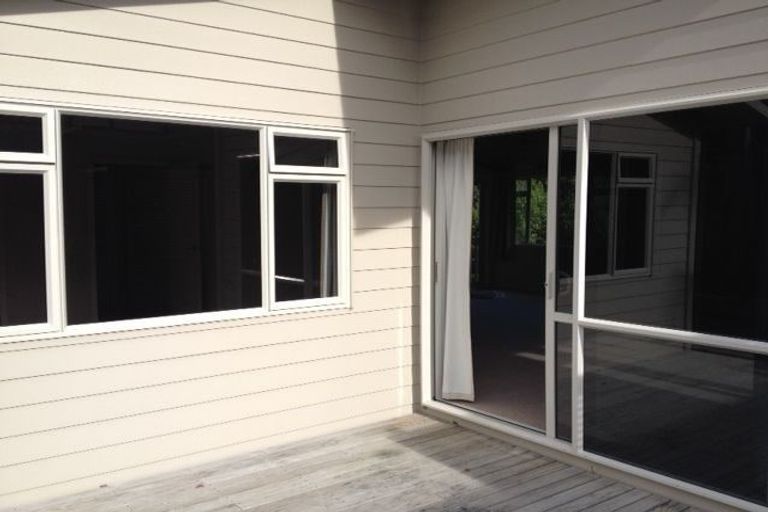 Photo of property in 5a Tipau Street, Torbay, Auckland, 0630
