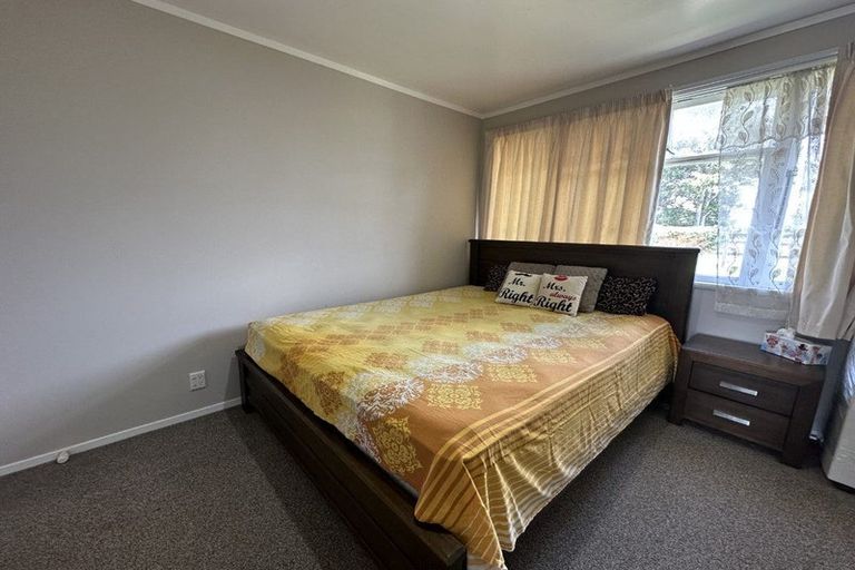 Photo of property in 68b Kelman Road, Kelston, Auckland, 0602