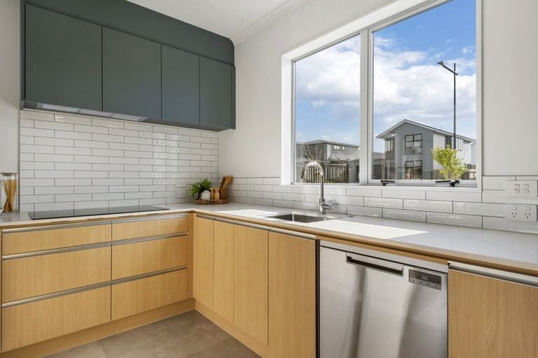 Photo of property in 11 Owen Chapman Drive, Red Beach, 0932