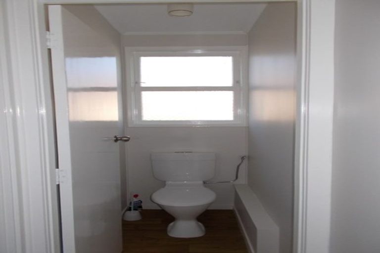 Photo of property in 1/43 Dale Crescent, Pakuranga, Auckland, 2010