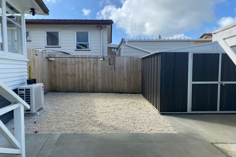 Photo of property in 1/18 Crosby Road, West Harbour, Auckland, 0618