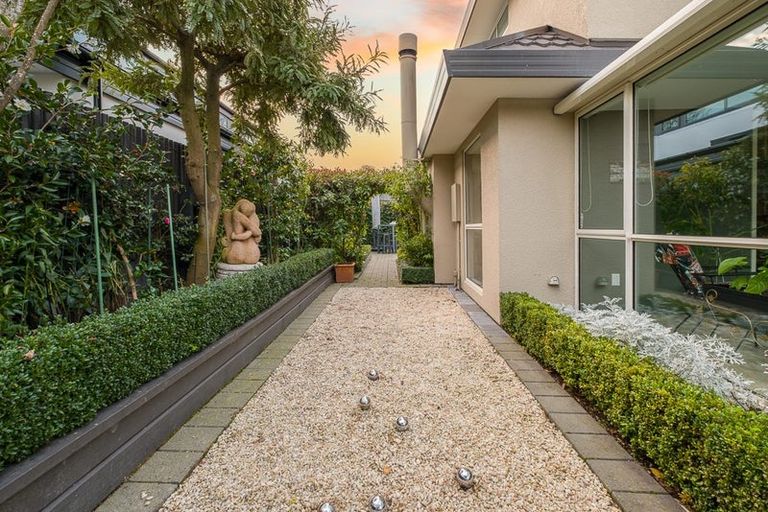 Photo of property in 2/77a Hinau Street, Riccarton, Christchurch, 8041