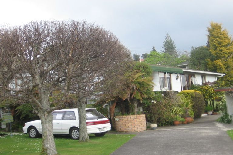 Photo of property in 11 Neri Crescent, Pomare, Rotorua, 3015