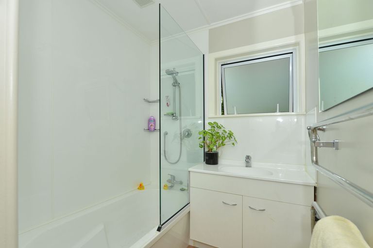 Photo of property in 1 Tuatara Drive, Te Kamo, Whangarei, 0112