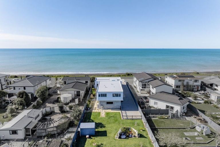 Photo of property in 135 North Shore Road, Eskdale, Napier, 4182