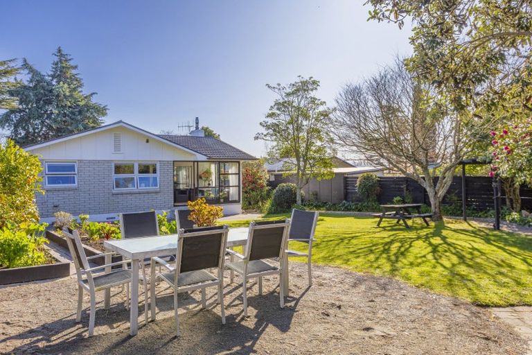 Photo of property in 19 Selwyn Road, Havelock North, 4130